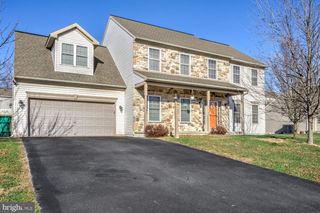 2027 MALLARD LN, Lebanon, PA 17046