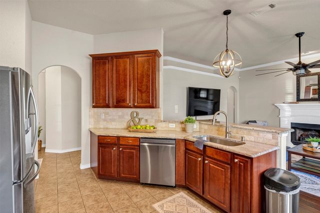 613 Creek Point Drive, Saginaw, TX 76179