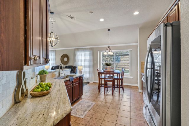 613 Creek Point Drive, Saginaw, TX 76179