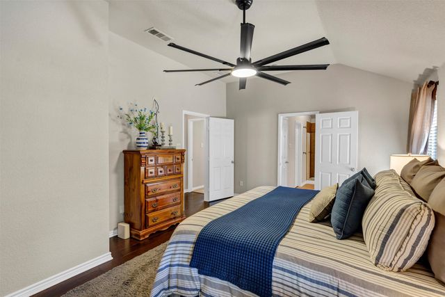 613 Creek Point Drive, Saginaw, TX 76179