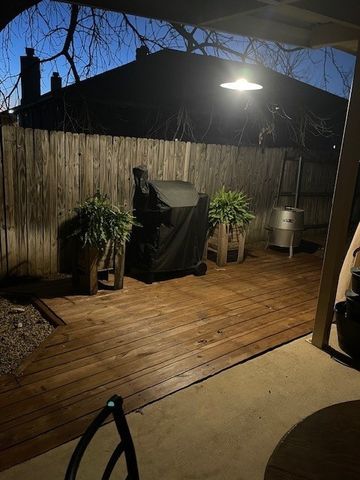 613 Creek Point Drive, Saginaw, TX 76179