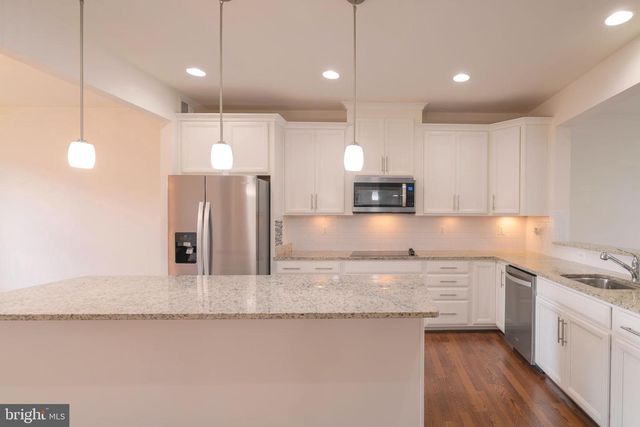 10739 CALEDONIA MEADOW DR, Manassas, VA 20112