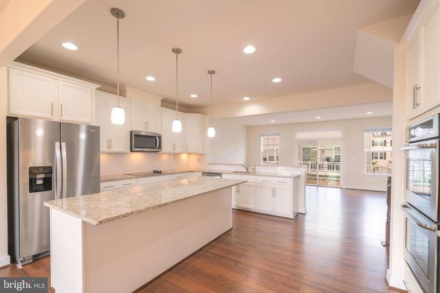 10739 CALEDONIA MEADOW DR, Manassas, VA 20112