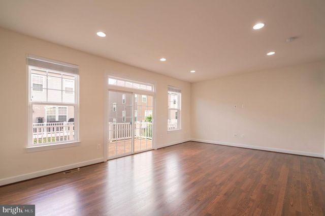 10739 CALEDONIA MEADOW DR, Manassas, VA 20112