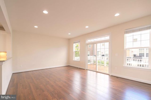 10739 CALEDONIA MEADOW DR, Manassas, VA 20112