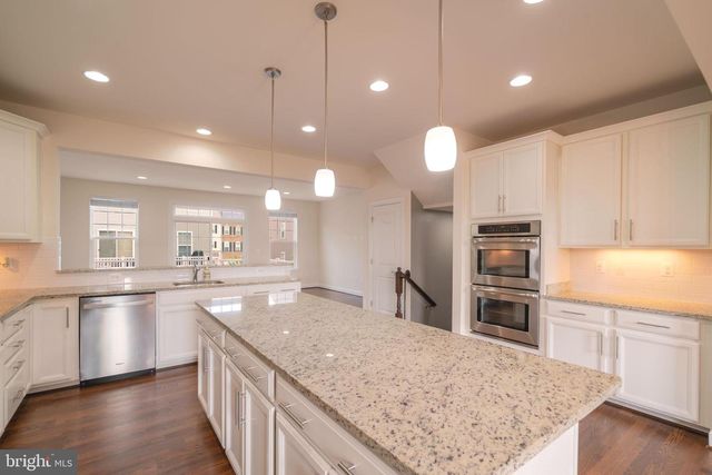 10739 CALEDONIA MEADOW DR, Manassas, VA 20112