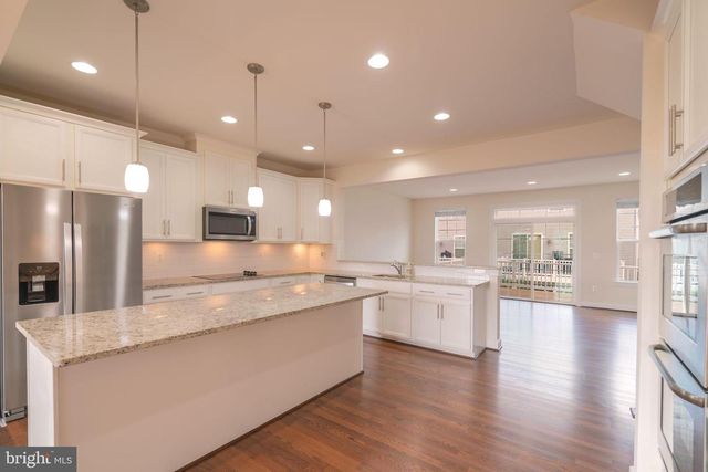 10739 CALEDONIA MEADOW DR, Manassas, VA 20112
