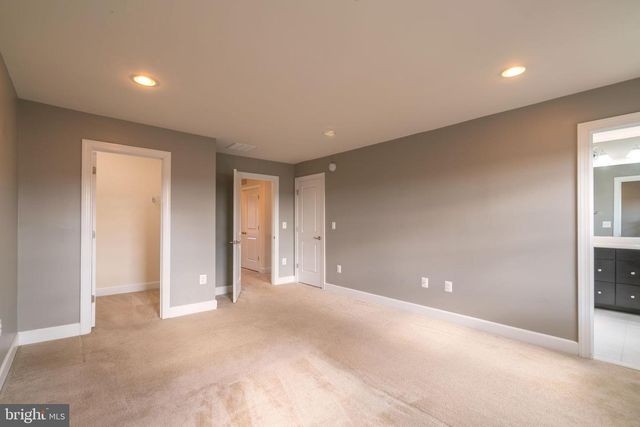 10739 CALEDONIA MEADOW DR, Manassas, VA 20112