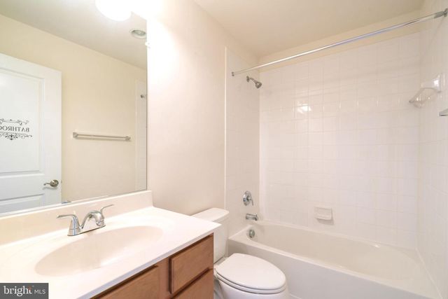 10739 CALEDONIA MEADOW DR, Manassas, VA 20112