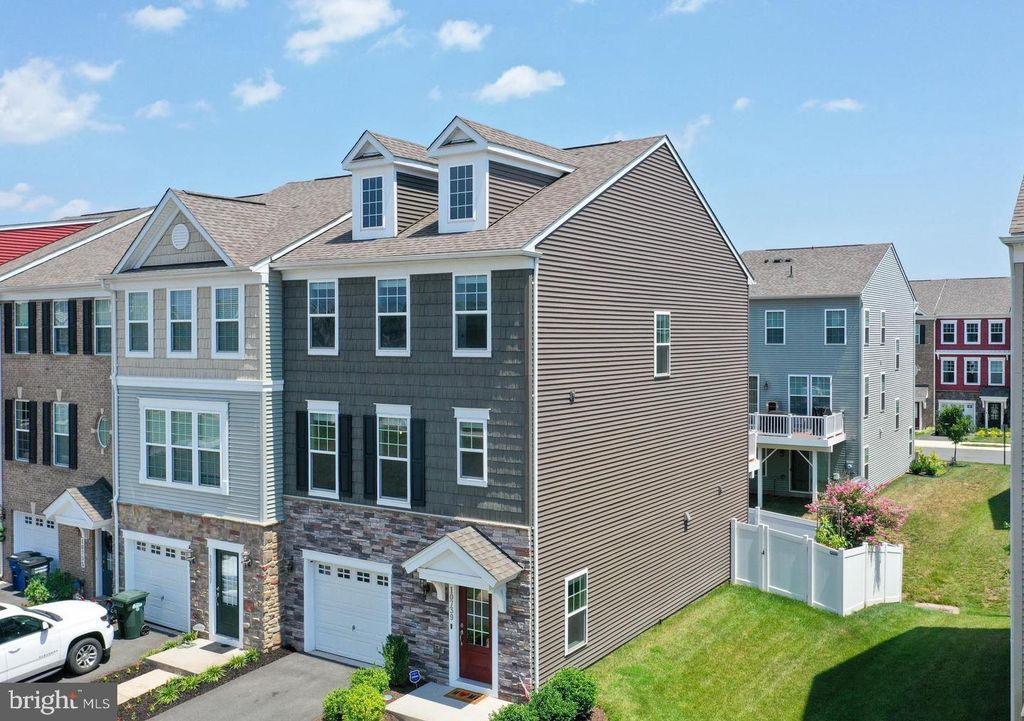 10739 CALEDONIA MEADOW DR, Manassas, VA 20112