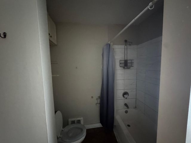 633 Parkway Drive, Saint Paul, MN 55106
