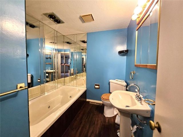 5831 N Ava Avenue, Kansas City, MO 64151