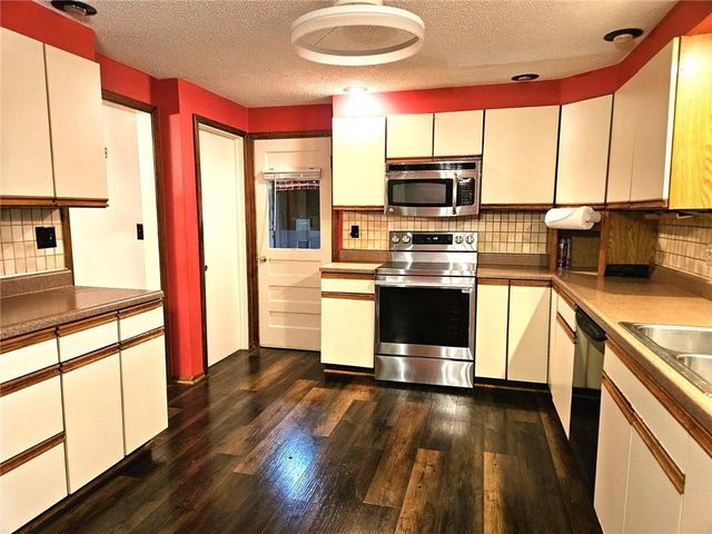 5831 N Ava Avenue, Kansas City, MO 64151