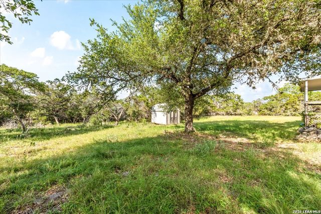611 Hedgestone, Canyon Lake, TX 78133