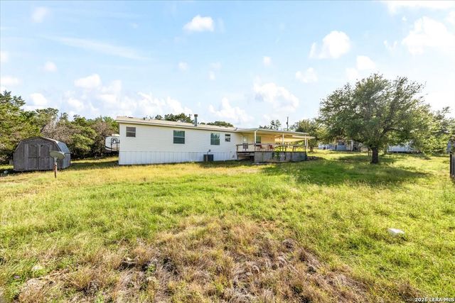 611 Hedgestone, Canyon Lake, TX 78133