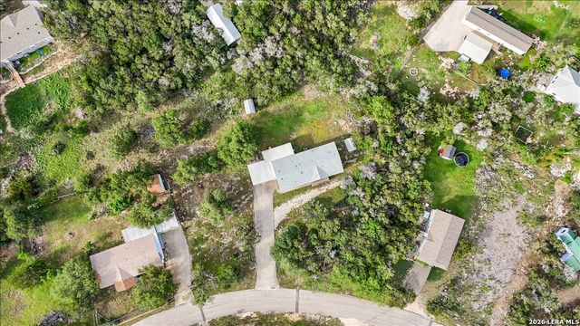 611 Hedgestone, Canyon Lake, TX 78133