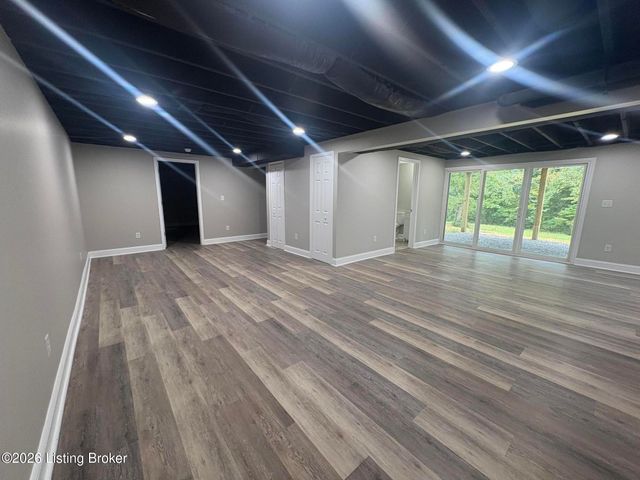612 Deatsville Rd, Shepherdsville, KY 40165