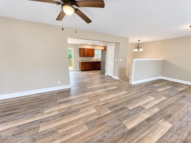 612 Deatsville Rd, Shepherdsville, KY 40165