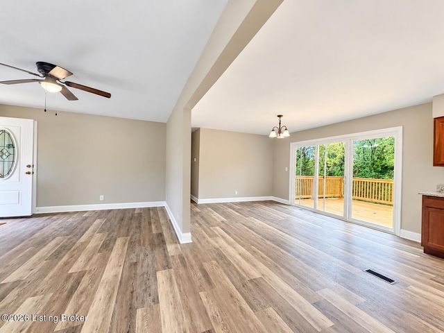 612 Deatsville Rd, Shepherdsville, KY 40165