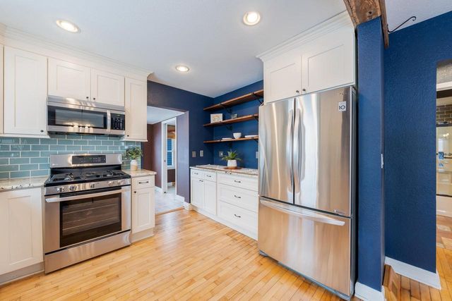 423 VAN STREET, Neenah, WI 54956