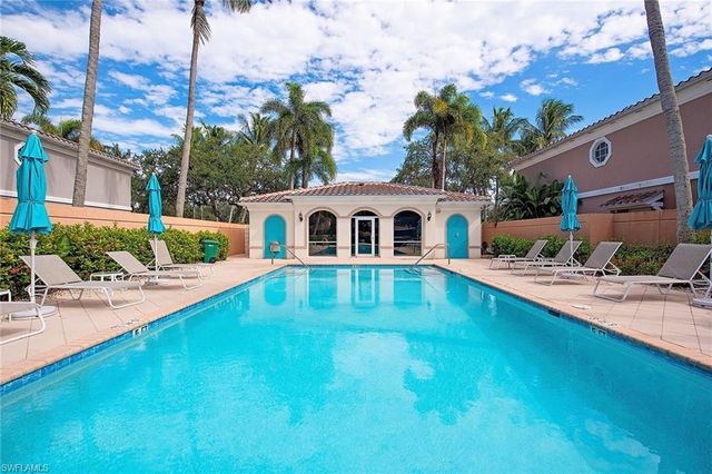 5697 Cove CIR # 42, Naples, FL 34119