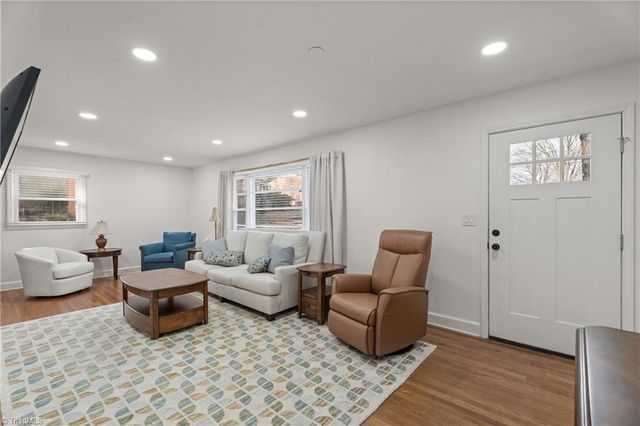 1366 Pinebluff Road, Winston-salem, NC 27103