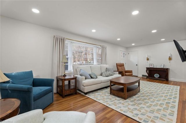 1366 Pinebluff Road, Winston-salem, NC 27103