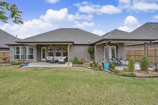 10719 S 280th East Avenue, Coweta, OK 74429