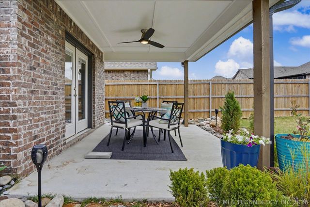 10719 S 280th East Avenue, Coweta, OK 74429