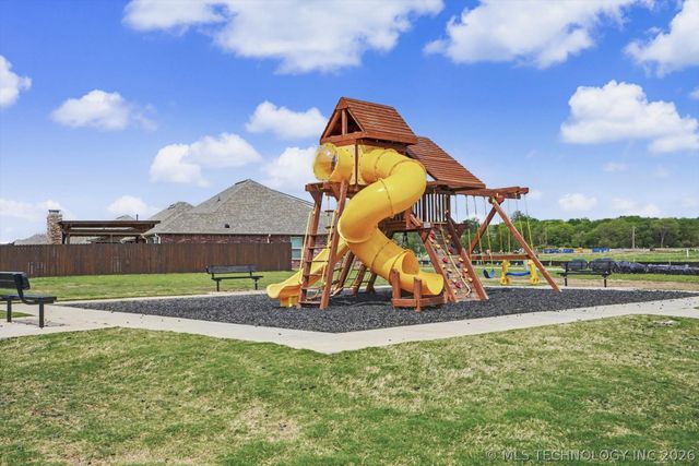 10719 S 280th East Avenue, Coweta, OK 74429