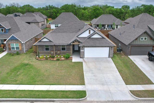 10719 S 280th East Avenue, Coweta, OK 74429