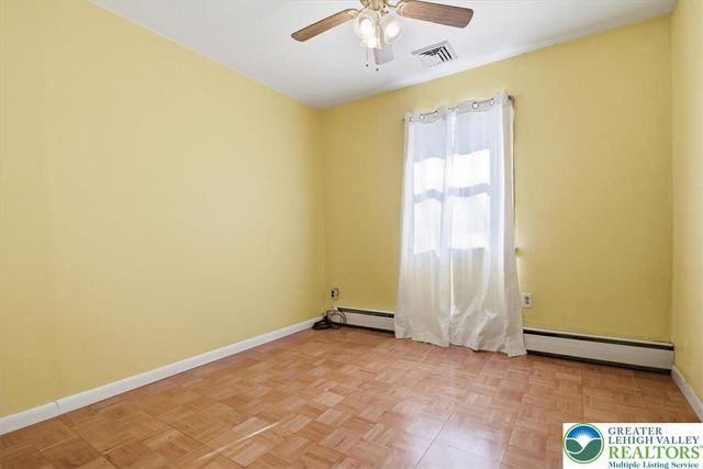 70 West Highland Lane, Mahoning Twp, PA 18235