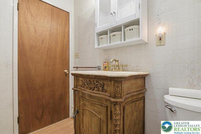 70 West Highland Lane, Mahoning Twp, PA 18235