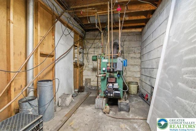 70 West Highland Lane, Mahoning Twp, PA 18235