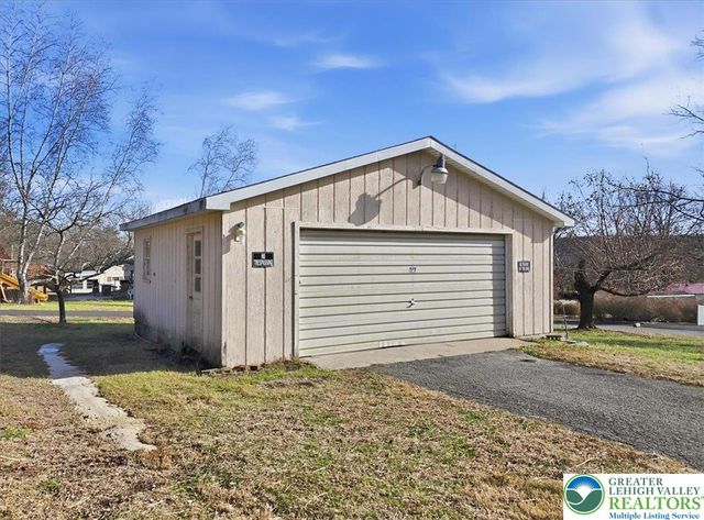 70 West Highland Lane, Mahoning Twp, PA 18235