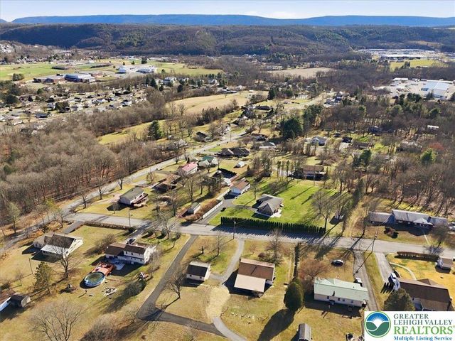 70 West Highland Lane, Mahoning Twp, PA 18235