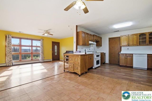 70 West Highland Lane, Mahoning Twp, PA 18235