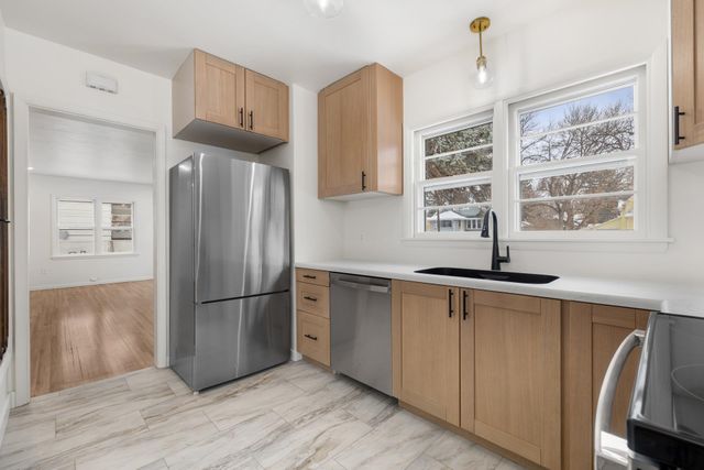 907 2nd st NE, Minot, ND 58703