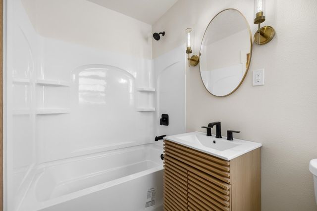 907 2nd st NE, Minot, ND 58703