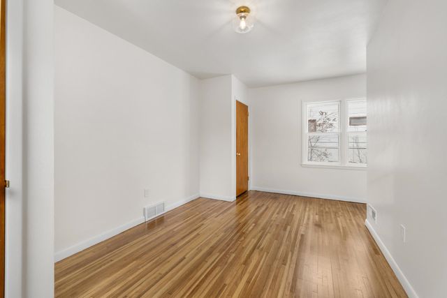 907 2nd st NE, Minot, ND 58703