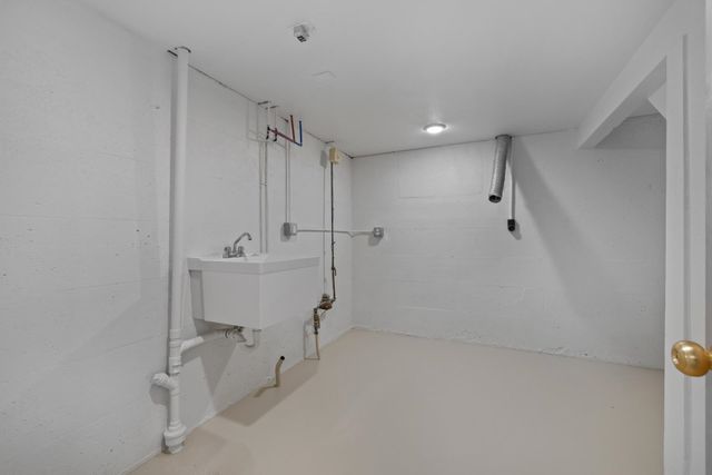 907 2nd st NE, Minot, ND 58703