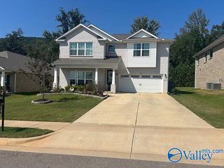 4024 Rockland Circle SE, Owens Cross Roads, AL 35763