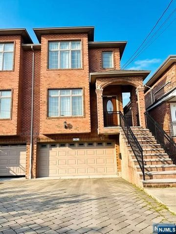 229 E Columbia B, Palisades Park, NJ 07650