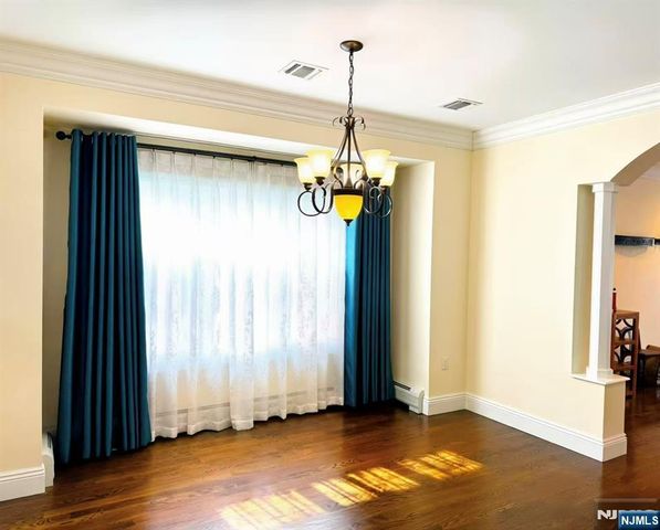 229 E Columbia B, Palisades Park, NJ 07650