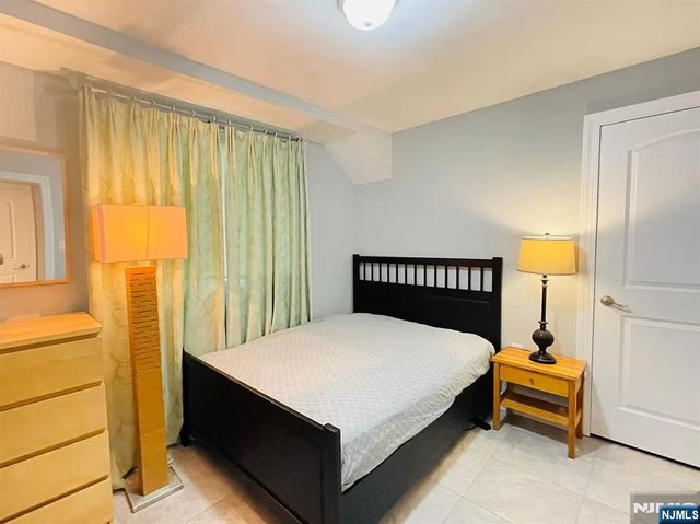 229 E Columbia B, Palisades Park, NJ 07650