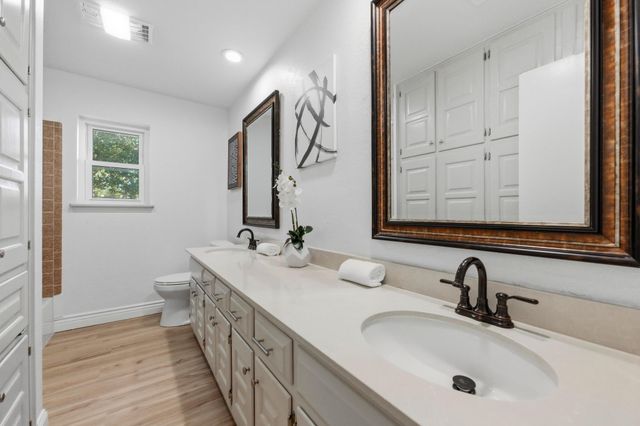 4805 Midoak CIR, Austin, TX 78749