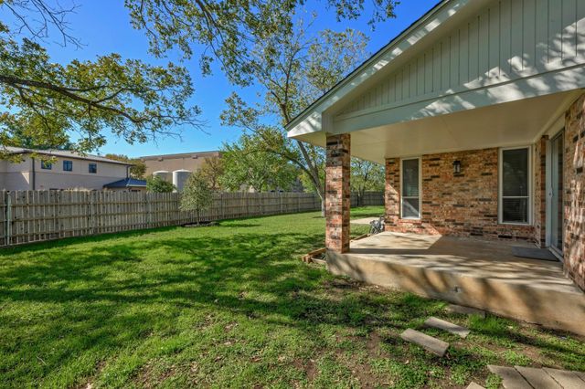 4805 Midoak CIR, Austin, TX 78749