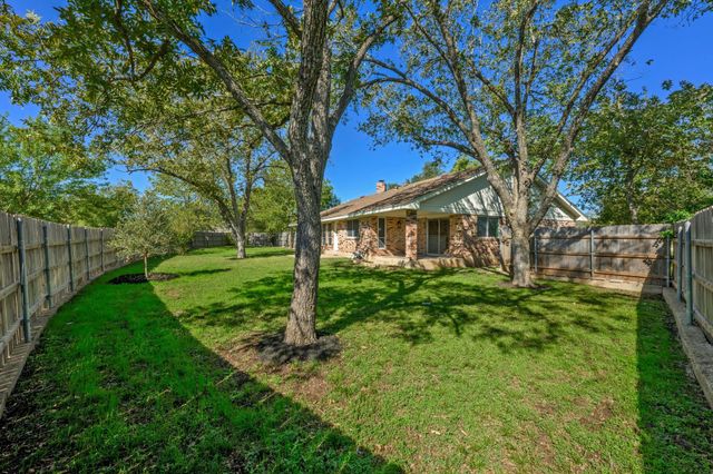 4805 Midoak CIR, Austin, TX 78749