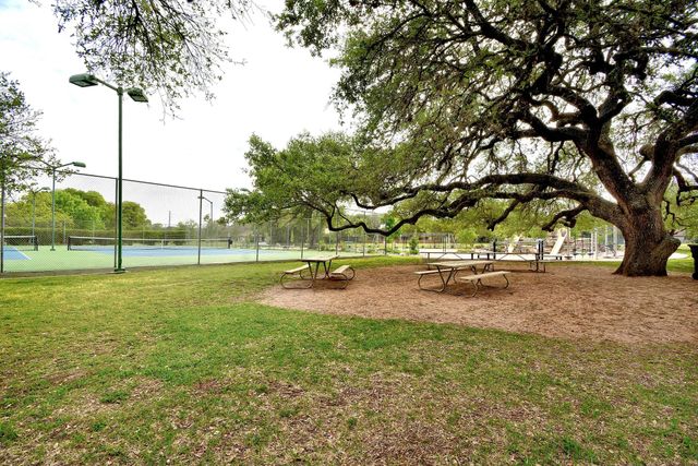 4805 Midoak CIR, Austin, TX 78749