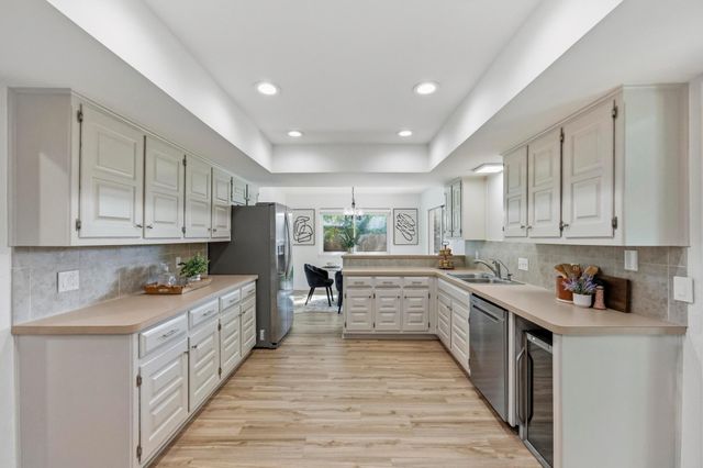 4805 Midoak CIR, Austin, TX 78749